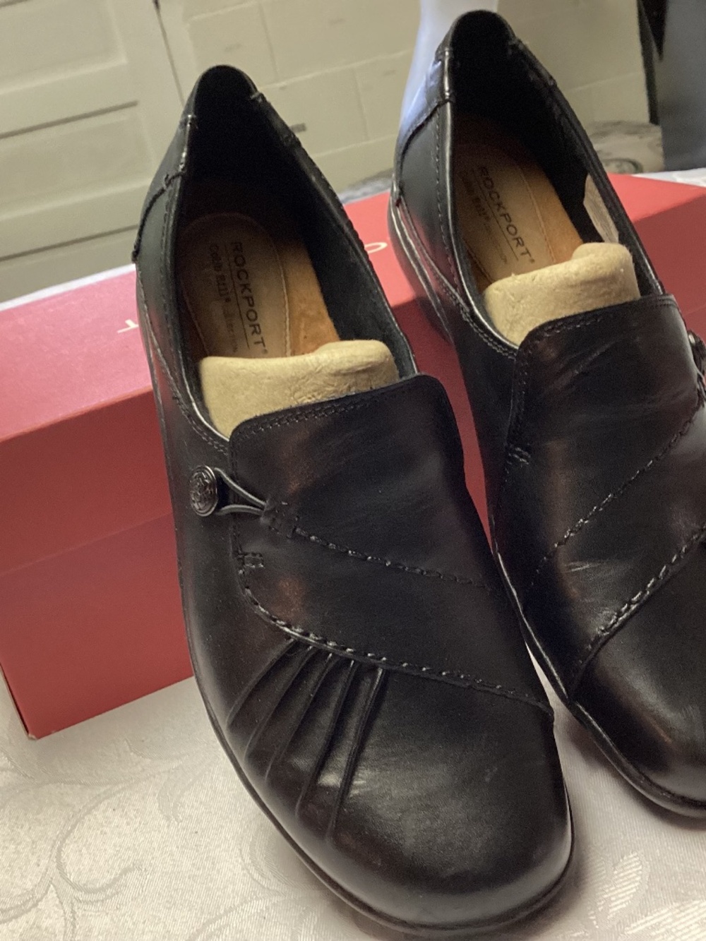 Rockport BLACK Leather flats.  Womens 10M Slip On Comfort Shoes Classic Casual